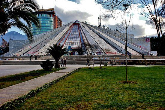 Pirámide de Tirana